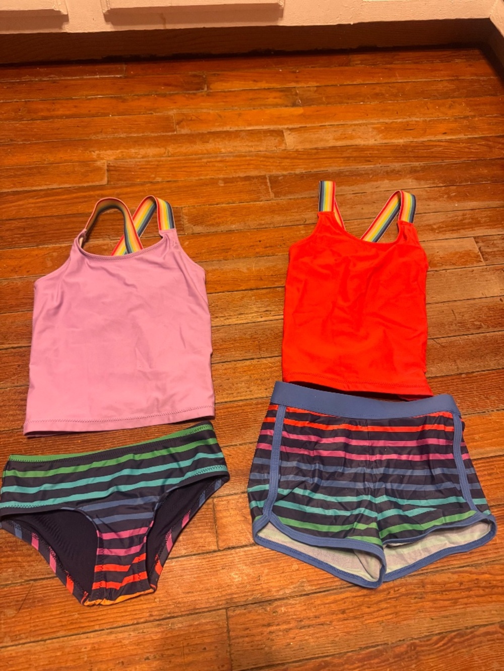 Set of 2 PRIMARY girls size 4-5 A go-to two bundles sets for all-day fun in the